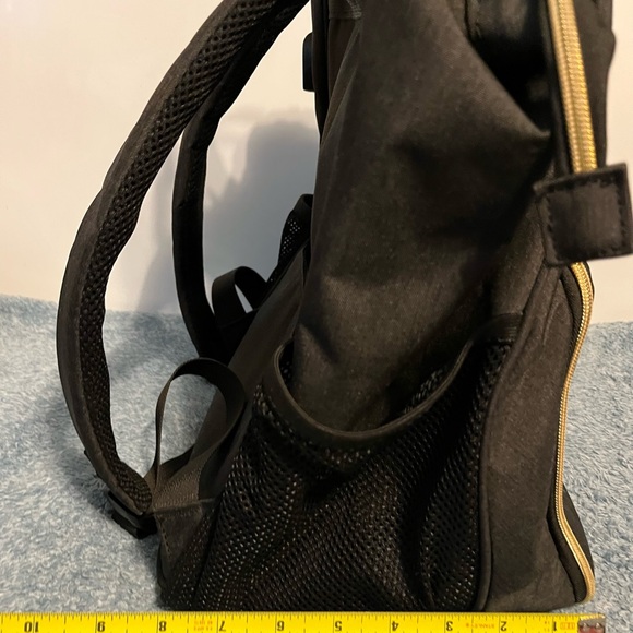 Matein Backpack - Picture 3 of 10